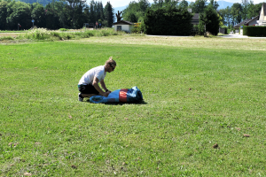 Flying manual intothesky packing a glider