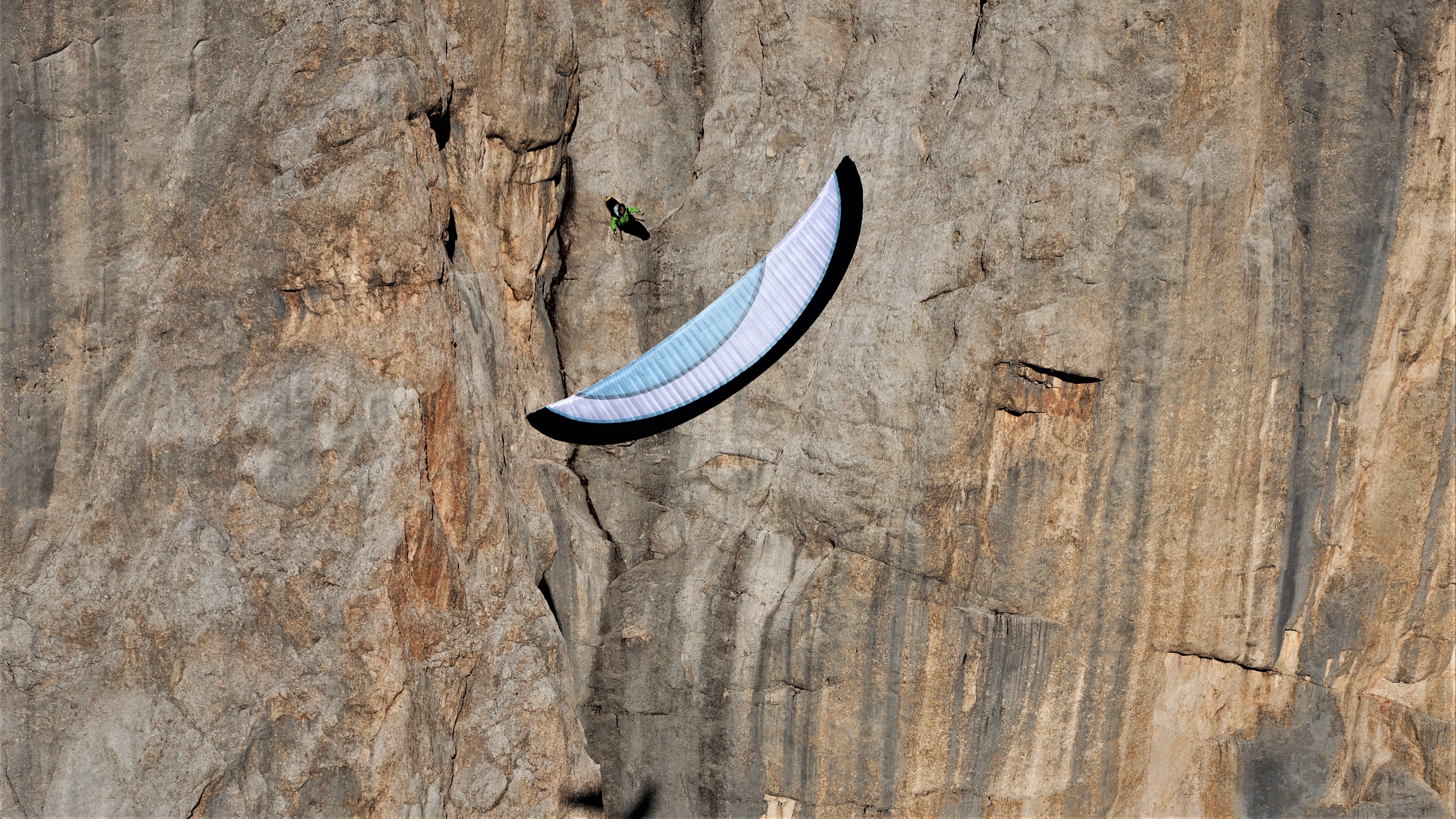 Wingover paraglider Pascal Purin